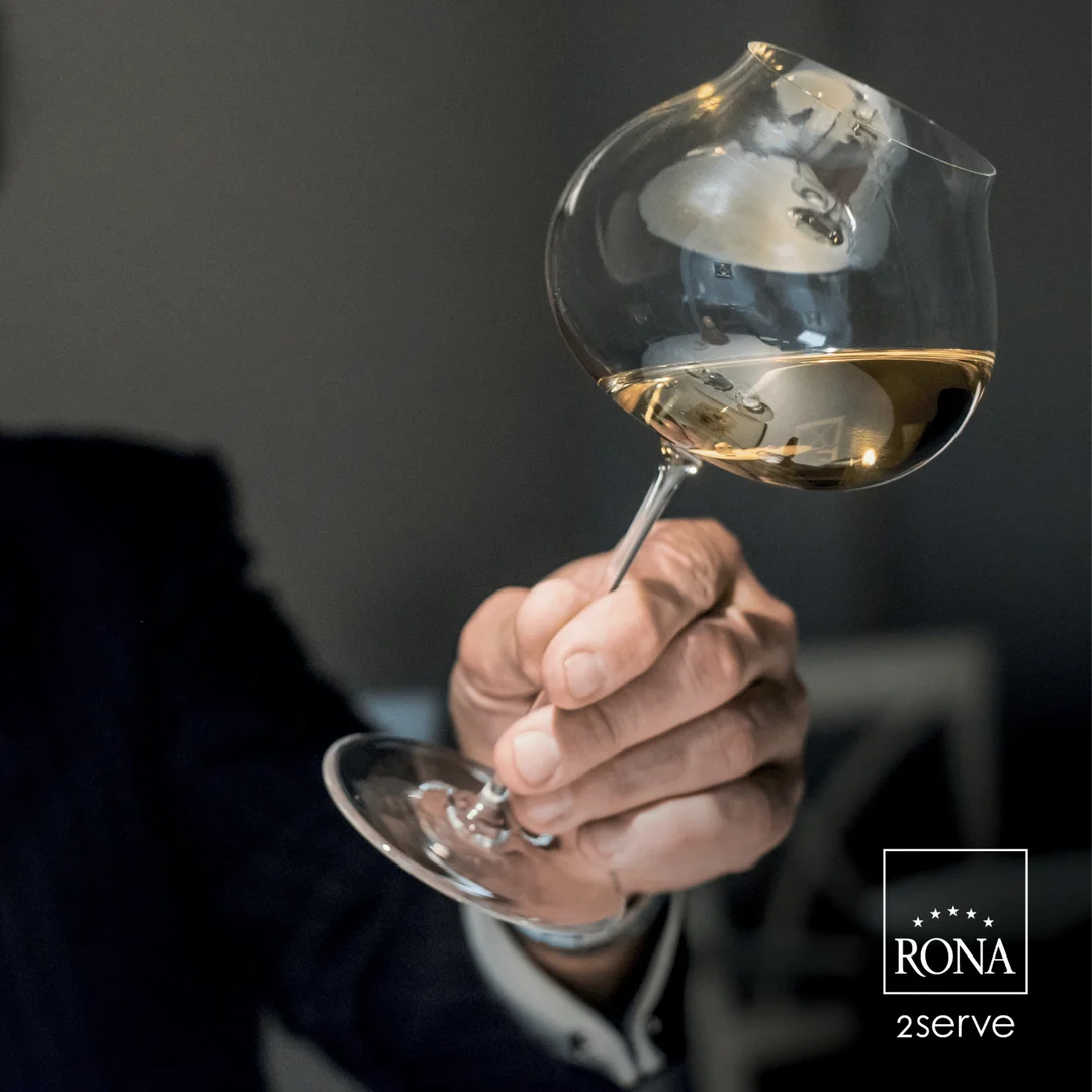 Kieliszek do win białych,różowych oraz młodych czerwonych Linea Umana, 690ml — zdjęcie 6