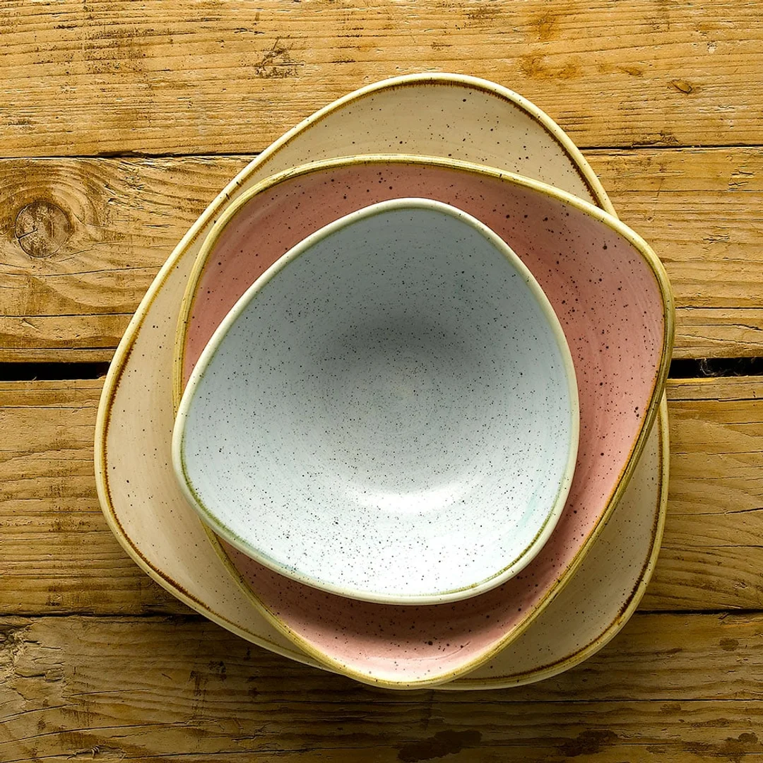 Miska trójkątna Stonecast Petal Pink 235 mm, 600 ml — zdjęcie 9