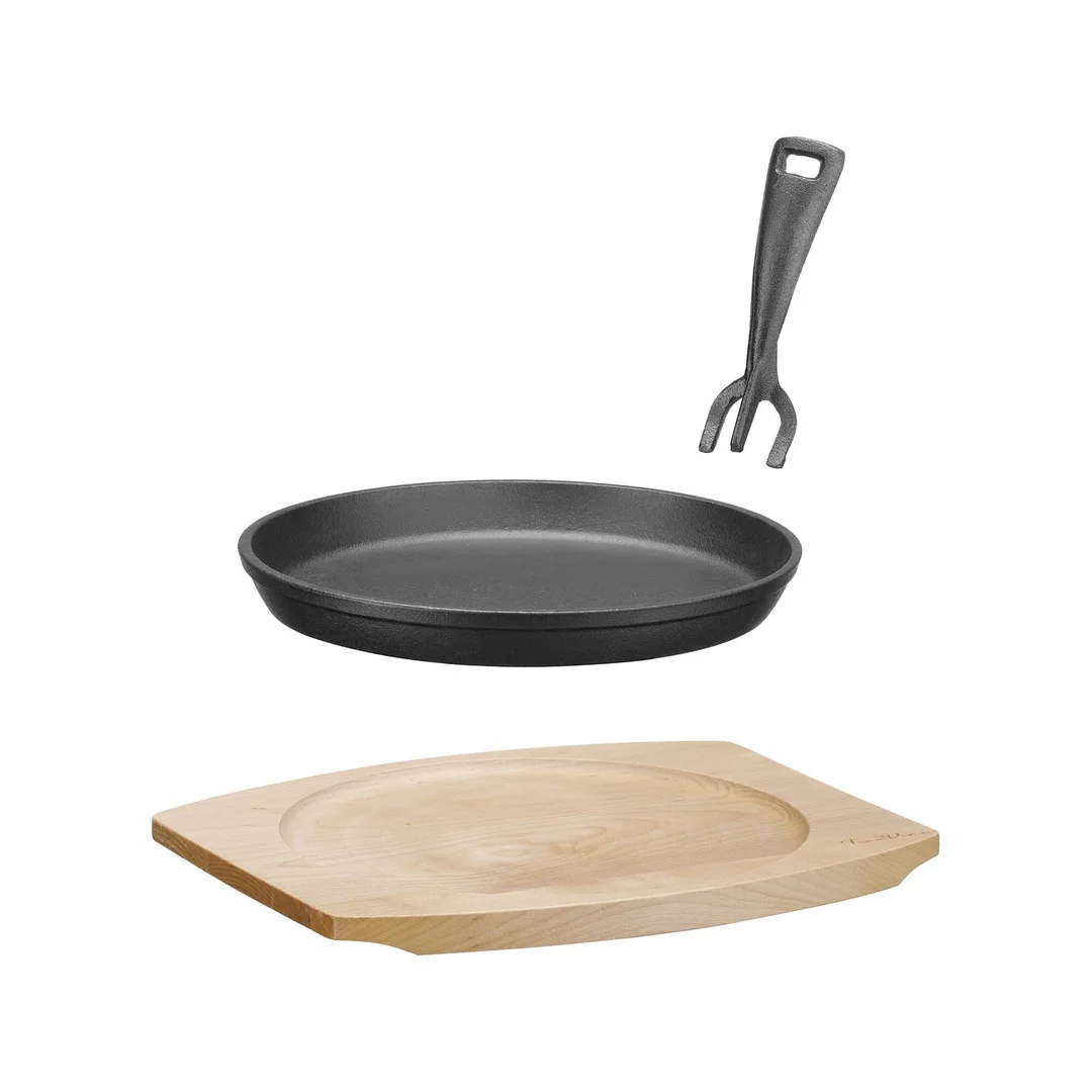 Patelnia żeliwna do serwowania Ø220mm z podstawką drewnianą i uchwytem, 270×230×(h)40 mm — zdjęcie 3