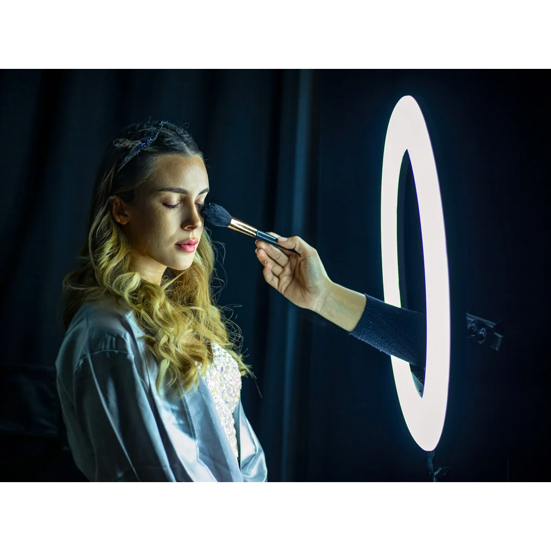 Lampa pierścieniowa LUMO LED RGB ring do filmów zdjęć makijażu — zdjęcie 10
