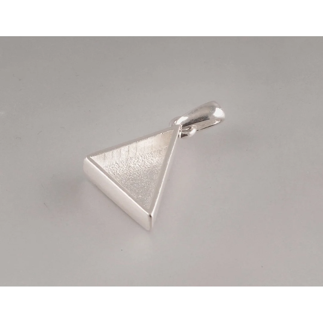 Zawieszka Trójkątna 24x19x19 mm