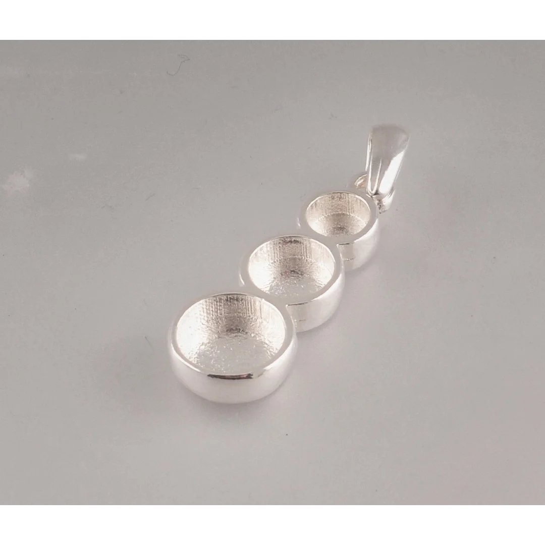 Zawieszka Trzy Kółka 27x11 mm