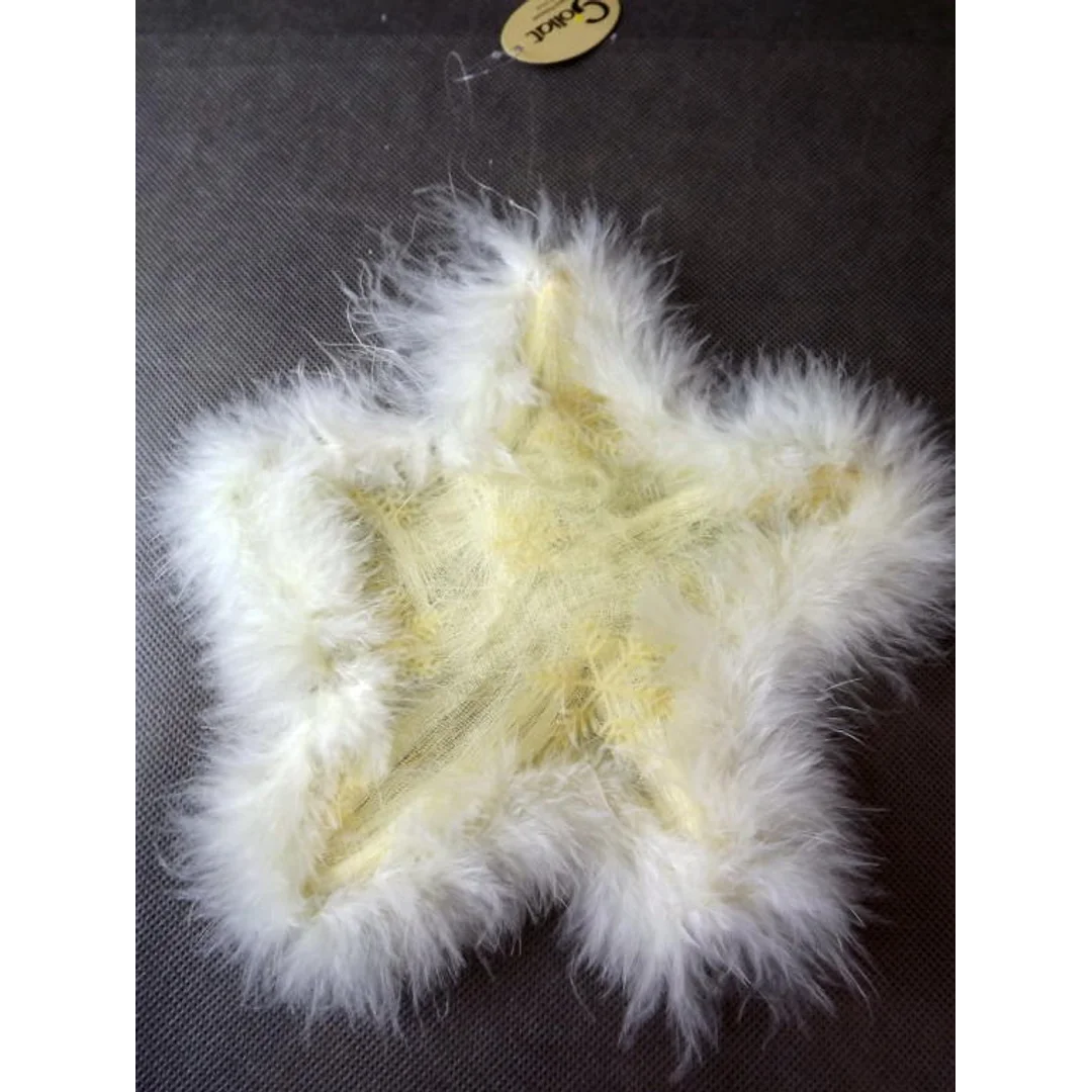 Zawieszka w kształcie gwiazdy z kremowych piór 20cm