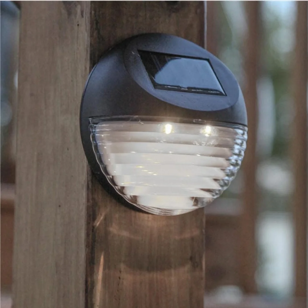 Automatyczna Lampa Schodowa Solar LED w Kolorze Czarnym z Czujnikiem Zmierzchu i Akumulatorem AA — zdjęcie 2
