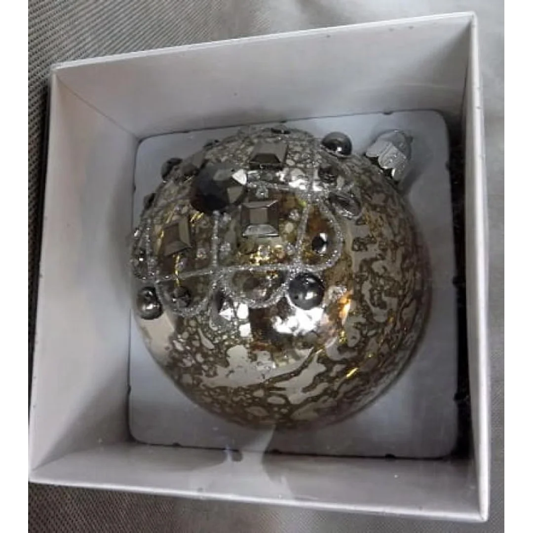 Bombka srebrna zdobiona szkiełkami i metalem 9cm — zdjęcie 2