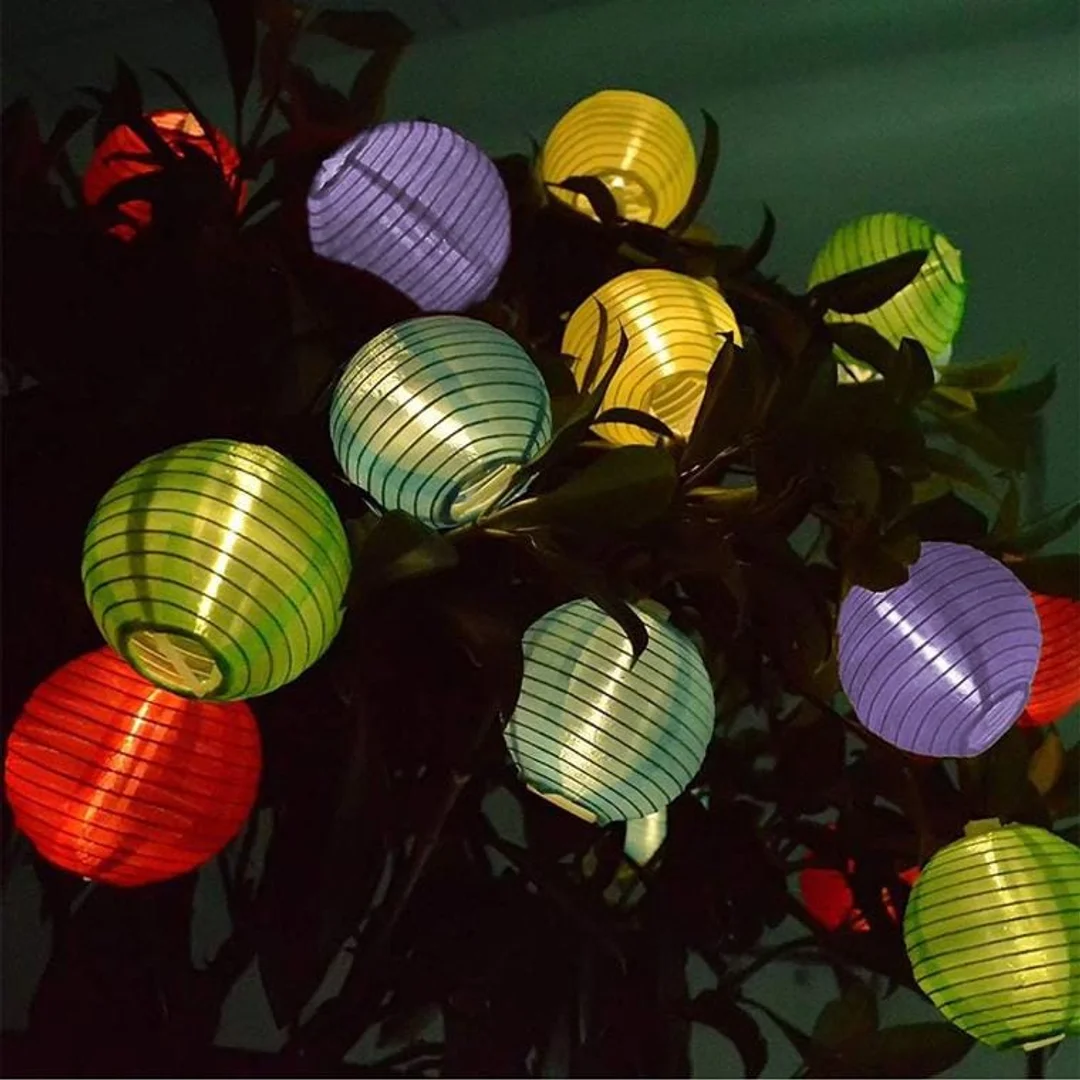 Kolorowe Lampki Solarne na Sznurze do Dekoracji Ogrodu, 10 LED, Odporny na Warunki Pogodowe — zdjęcie 3