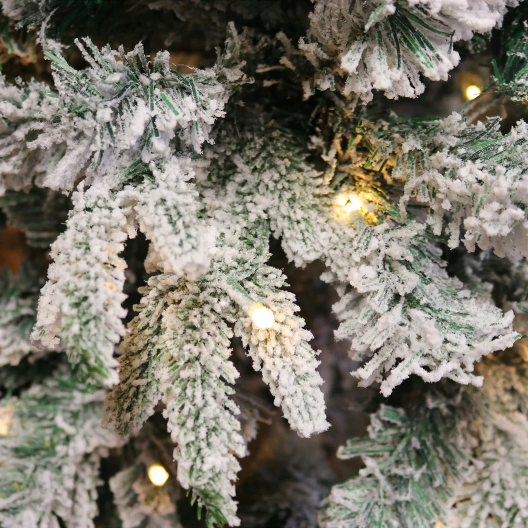 LUKSUSOWA CHOINKA SZTUCZNA ŚWIERK OŚNIEŻONA 300 LED BIAŁY/MULTIKOLOR 180 CM — zdjęcie 9