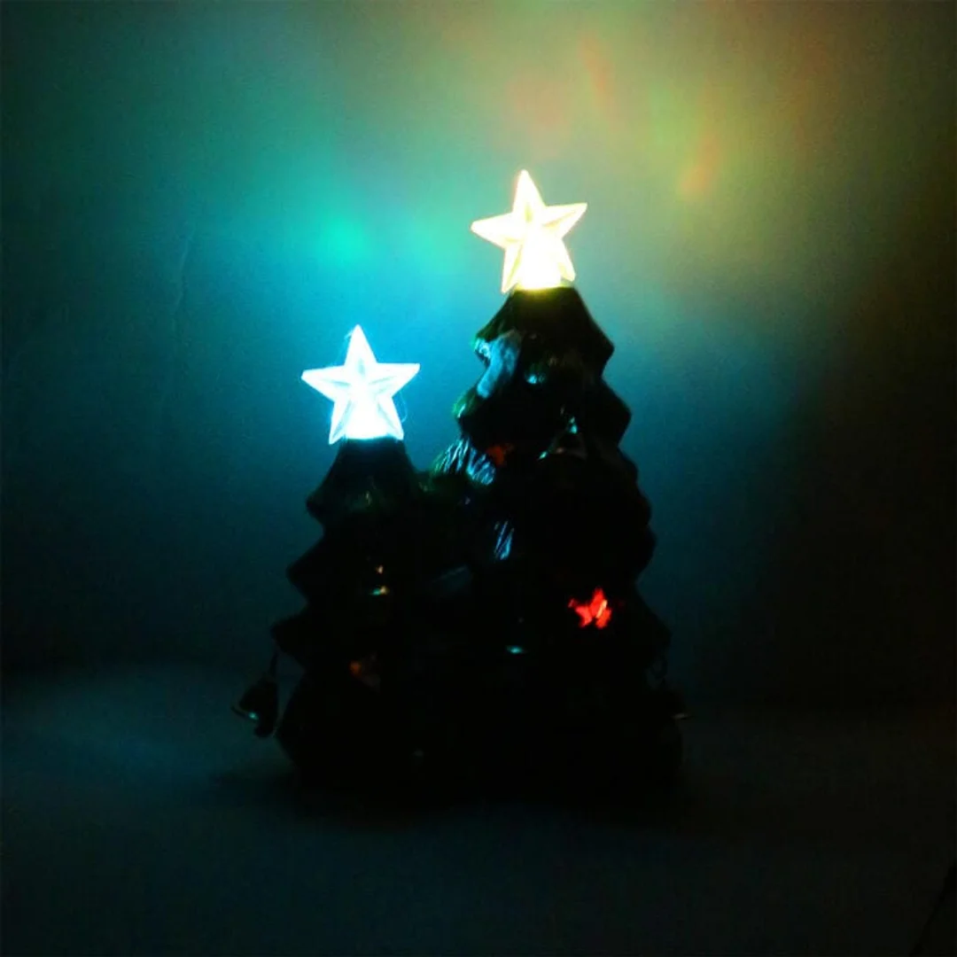 Ozdoba świąteczna ceramiczne choinki z LED 19 cm — zdjęcie 3