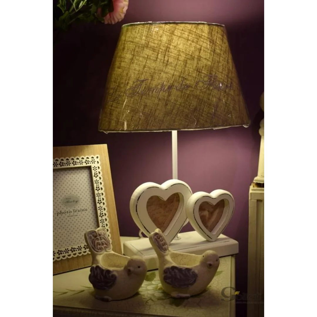 Romantyczna Lampa Stołowa z Ramkami na Zdjęcia w Stylu Prowansalskim — zdjęcie 2