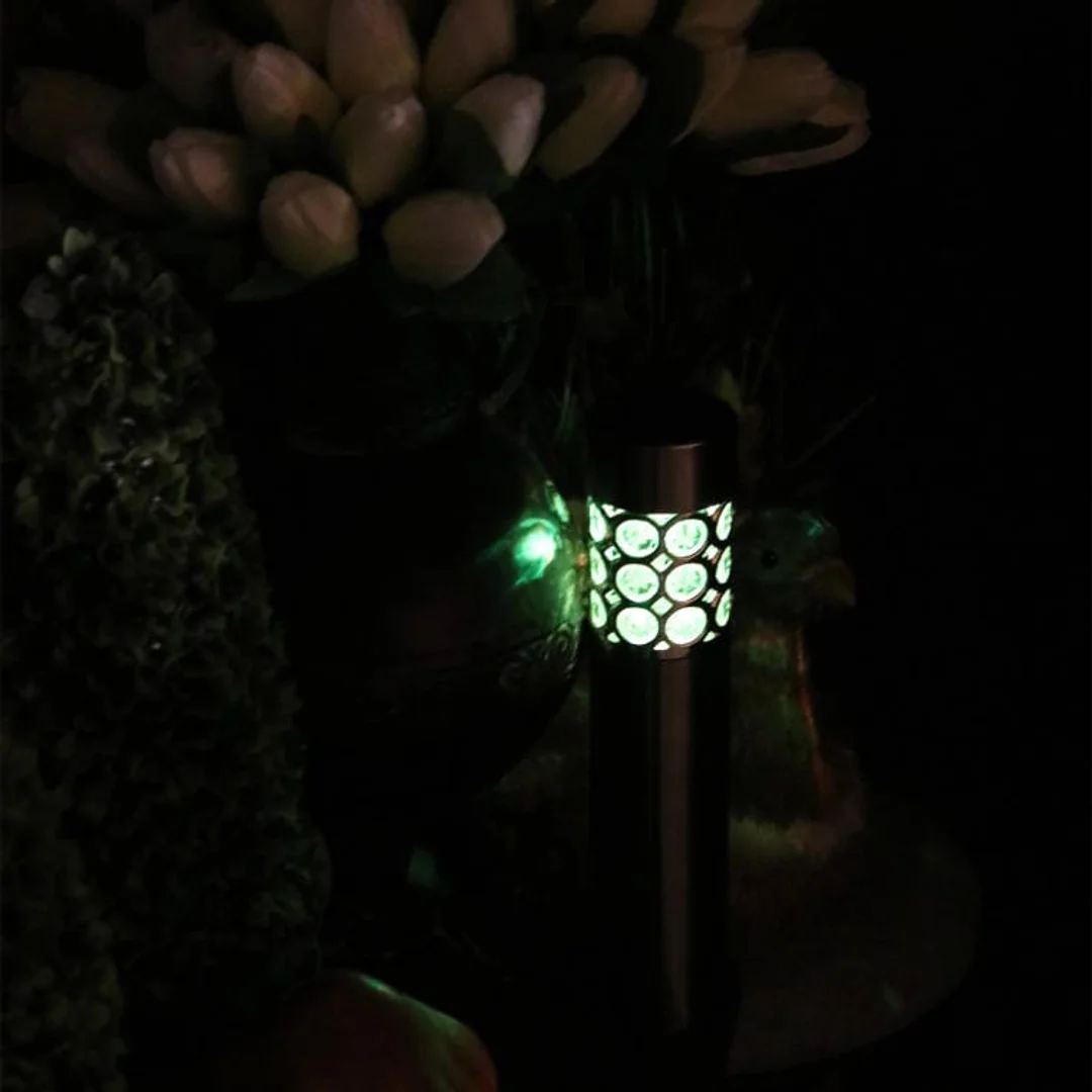 Srebrna Lampa Ogrodowa Solarna Multikolor z Automatyczną Zmianą Kolorów i Bezobsługowym Włączaniem 37.5x6 cm