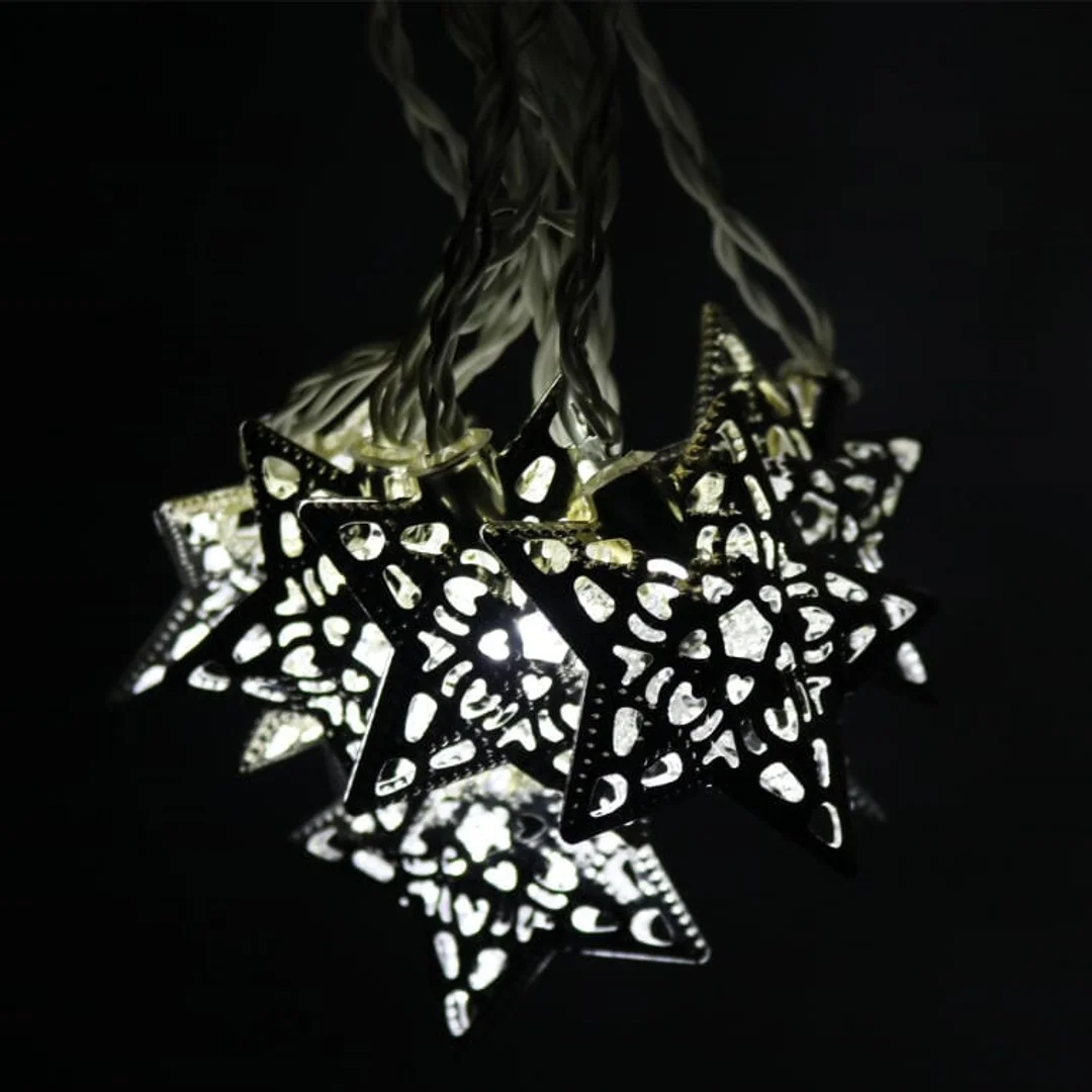 Srebrne Metalowe Lampki Choinkowe w Kształcie Gwiazd - 20 LED, Zasilane Bateryjnie, Długość 2,85 metra — zdjęcie 4