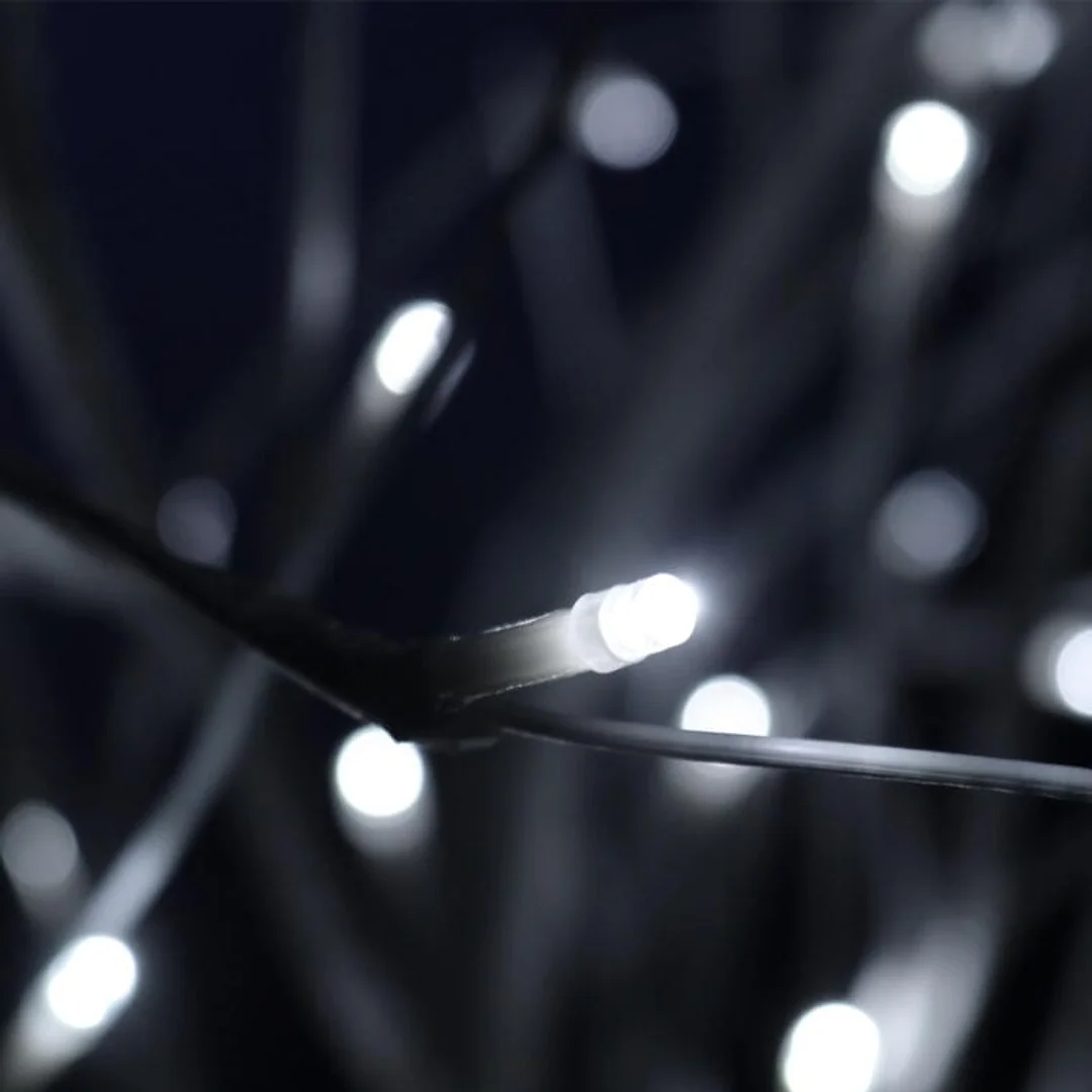 Świąteczne Drzewko Dekoracyjne z Oświetleniem LED 64 Lampki, Wysokość 150 cm, Kolor Biały, Zasilanie Sieciowe, Do Użytku Zewnętrznego IP44 — zdjęcie 3