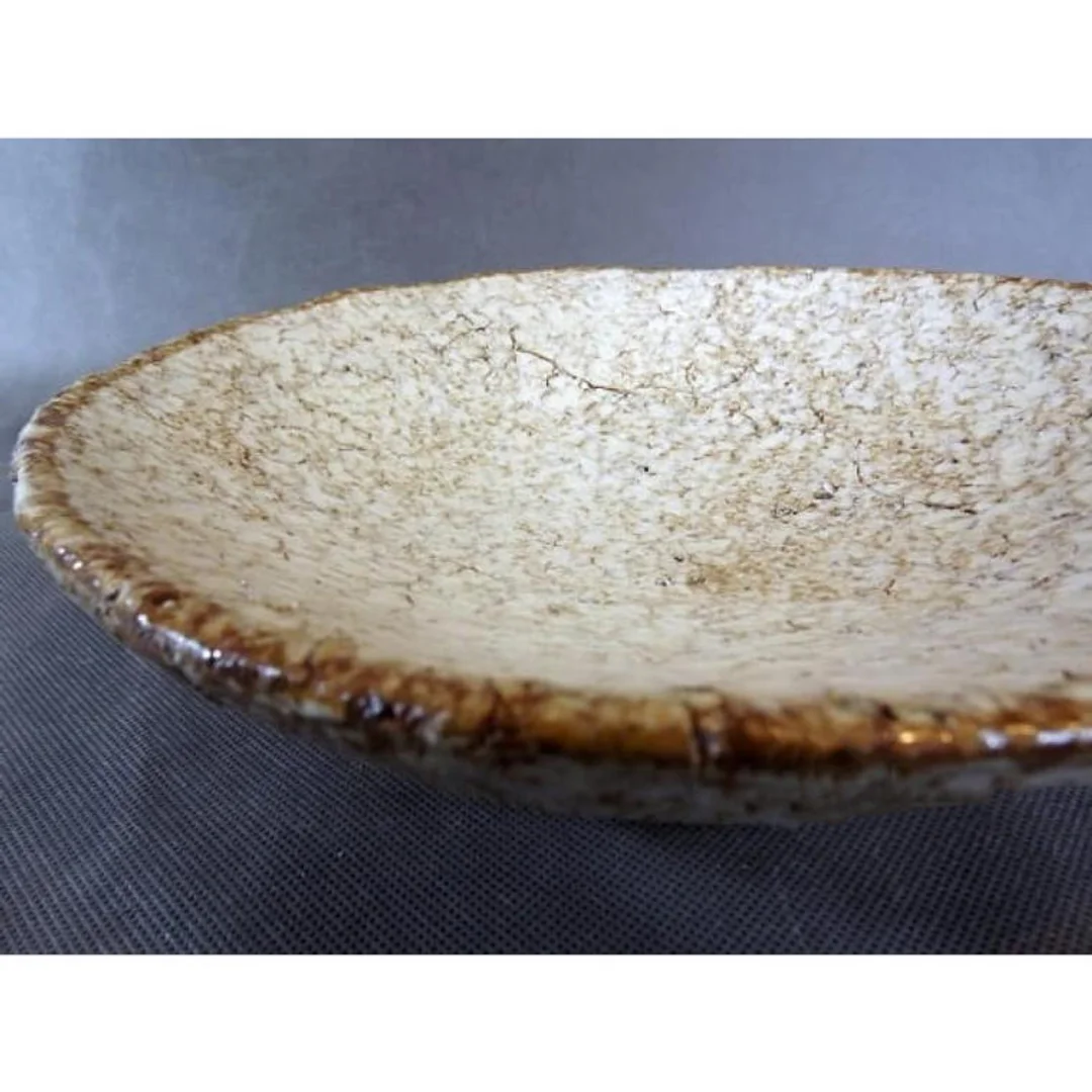 Talerz Dekoracyjny Kamienny Popękany w Prążki Kremowy 30x8cm — zdjęcie 3