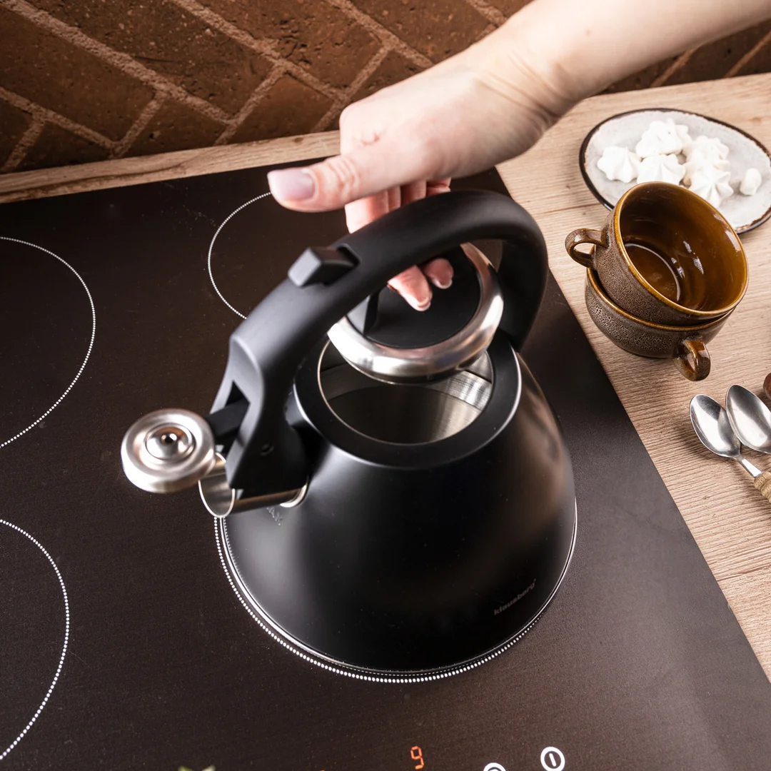 Czajnik stalowy 2,5 L czarny mat z uchwytem Soft-Touch, Klausberg KB-7952 — zdjęcie 13