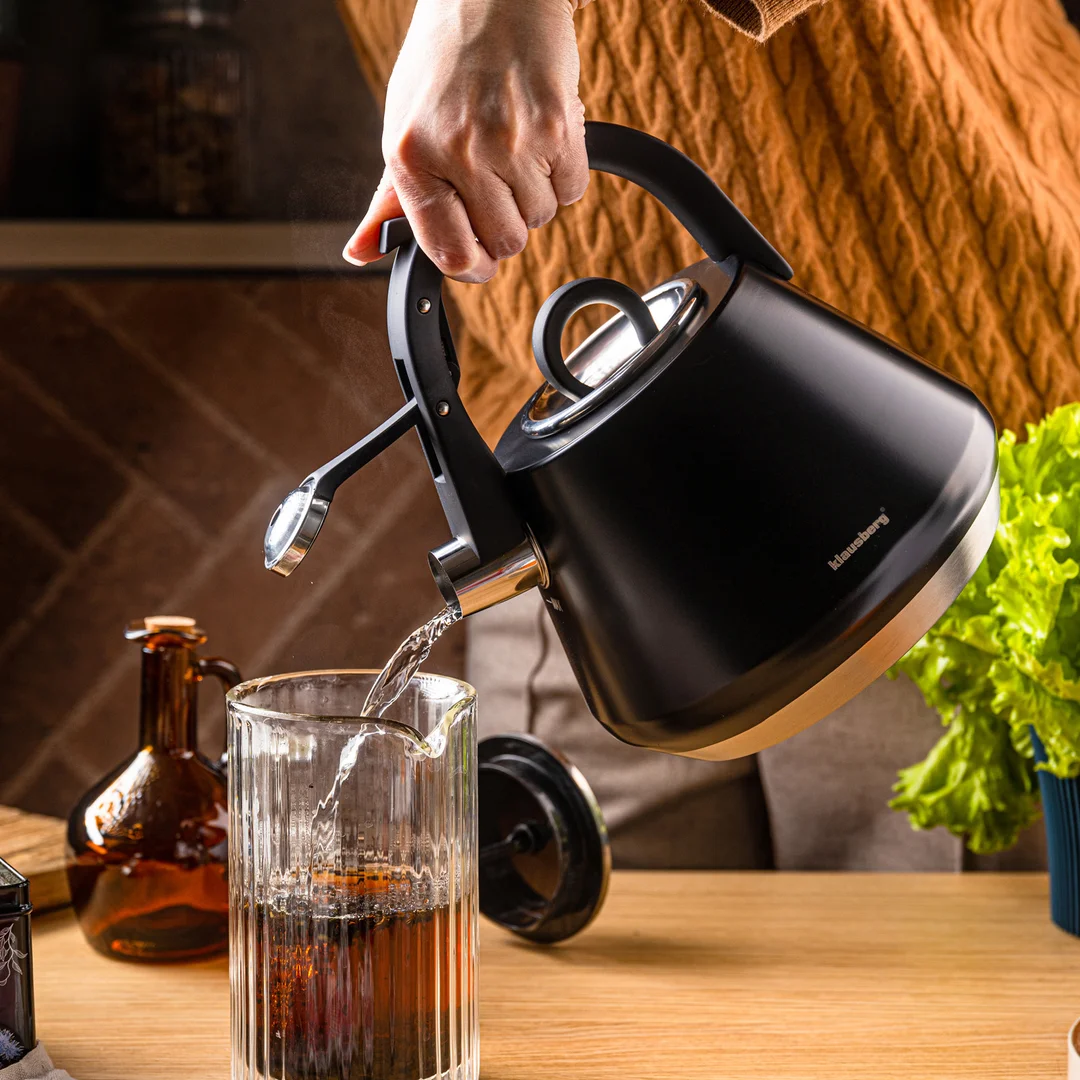 Czajnik stalowy z gwizdkiem 2,5 L czarny mat, Klausberg KB-7948 — zdjęcie 2