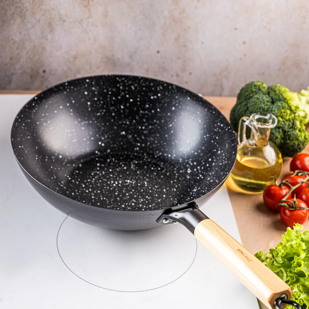 Patelnia WOK 30 cm, stal węglowa, powłoka marmurkowa nieprzywierająca, drewniany uchwyt, KINGHoff, KH-1983 — zdjęcie 10