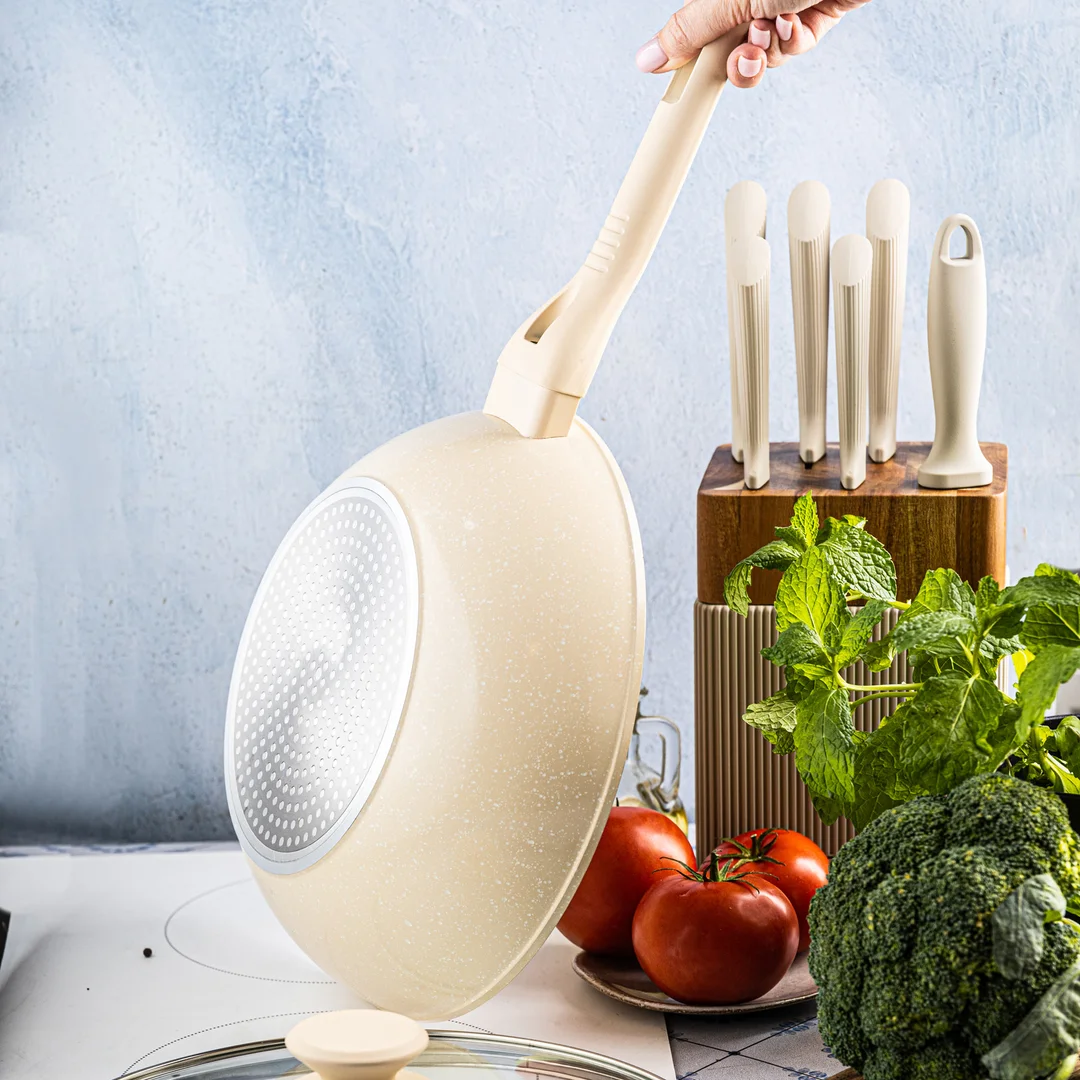 Patelnia WOK marmurowa 28 cm kremowa z pokrywką, Klausberg KB-7991 — zdjęcie 13