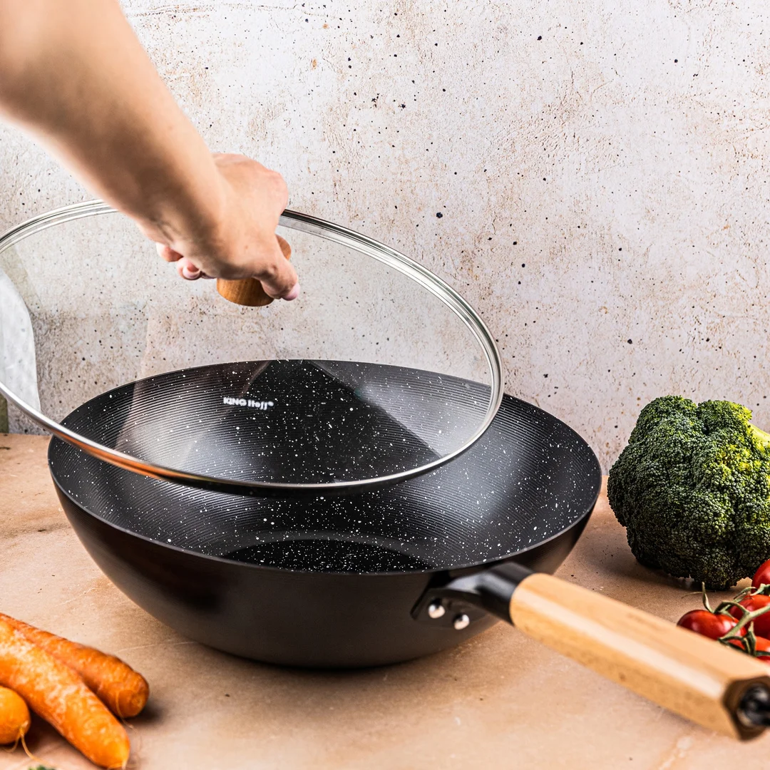 Wok z pokrywką 30 cm, stal węglowa, marmurkowa powłoka nieprzywierająca, drewniany uchwyt, KINGHoff, KH-1984 — zdjęcie 10