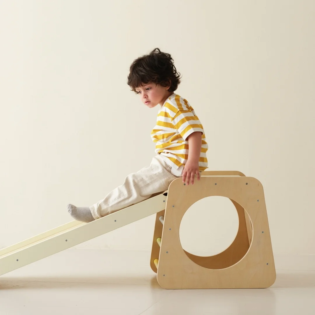 CLASSIC WORLD Drewniany Zestaw Wspinaczkowy Trójkąt Montessori Plac Zabaw Siłownia Indoor dla Dzieci