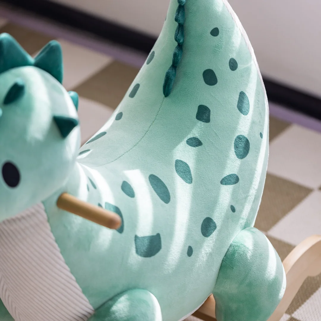 CLASSIC WORLD Miękki Pluszowo Drewniany Bujak Dinozaur na Biegunach