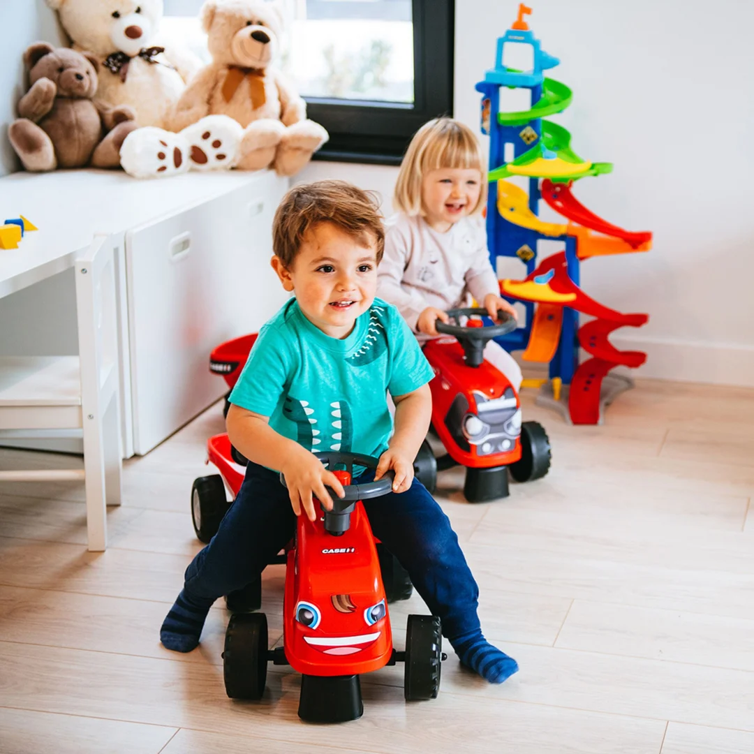 FALK Jeździk Traktorek Baby Case IH Ride On Czerwony z Przyczepką miesięcy