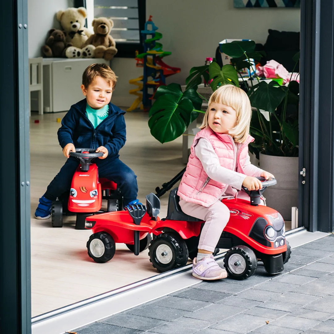 FALK Jeździk Traktorek Baby Case IH Ride On Czerwony z Przyczepką miesięcy