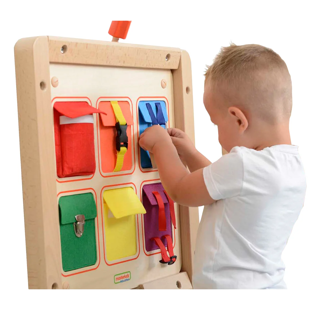 MASTERKIDZ Drewniana Tablica Manipulacyjna Ścienna Flex Kolorowe Kieszonki Klamry i Rzepy