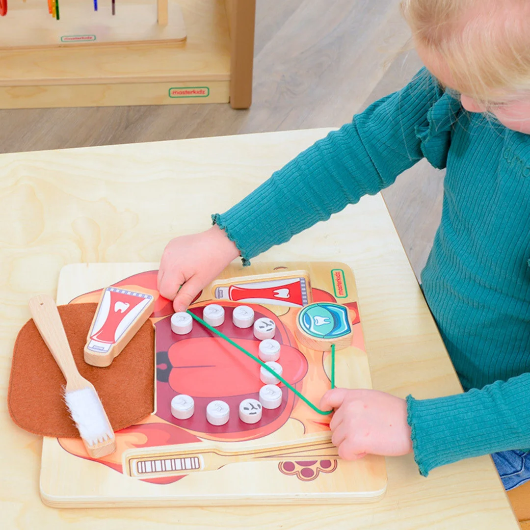 MASTERKIDZ Nauka Zdrowej Higieny Jamy Ustnej na Przykładzie Pieska Tablica Ścienna Edukacyjna Montessori