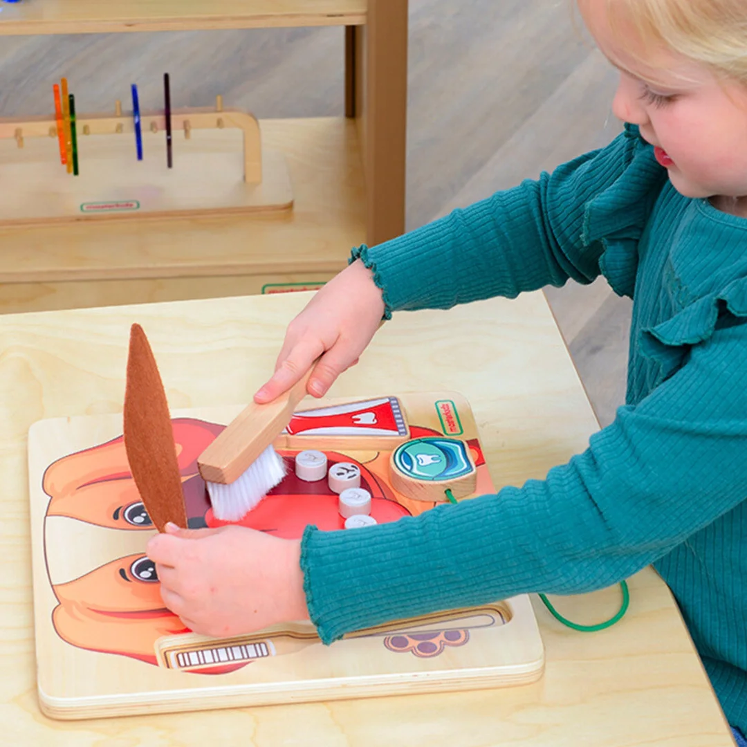 MASTERKIDZ Nauka Zdrowej Higieny Jamy Ustnej na Przykładzie Pieska Tablica Ścienna Edukacyjna Montessori