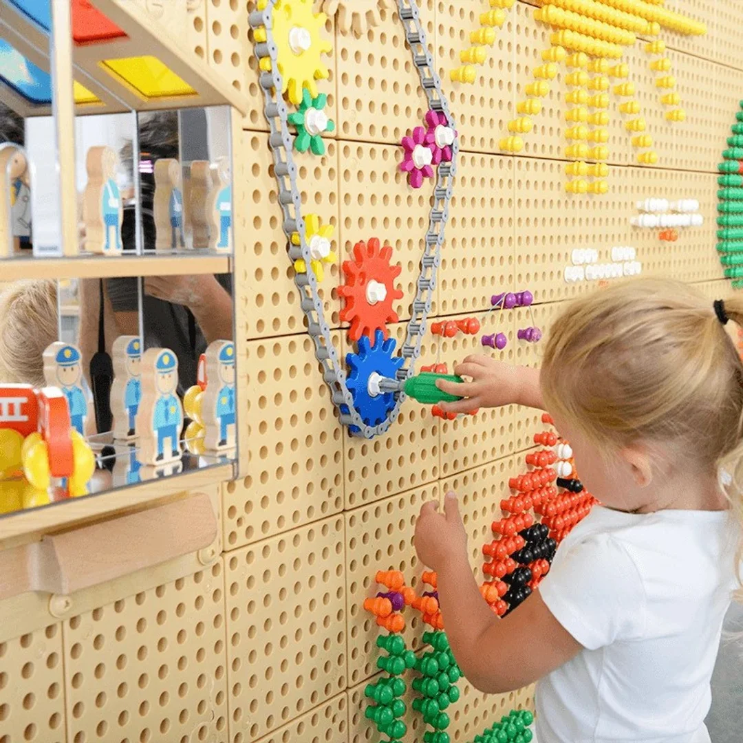 MASTERKIDZ Tablica Ścienna Koła Zębate i Zbuduj własny mechanizm