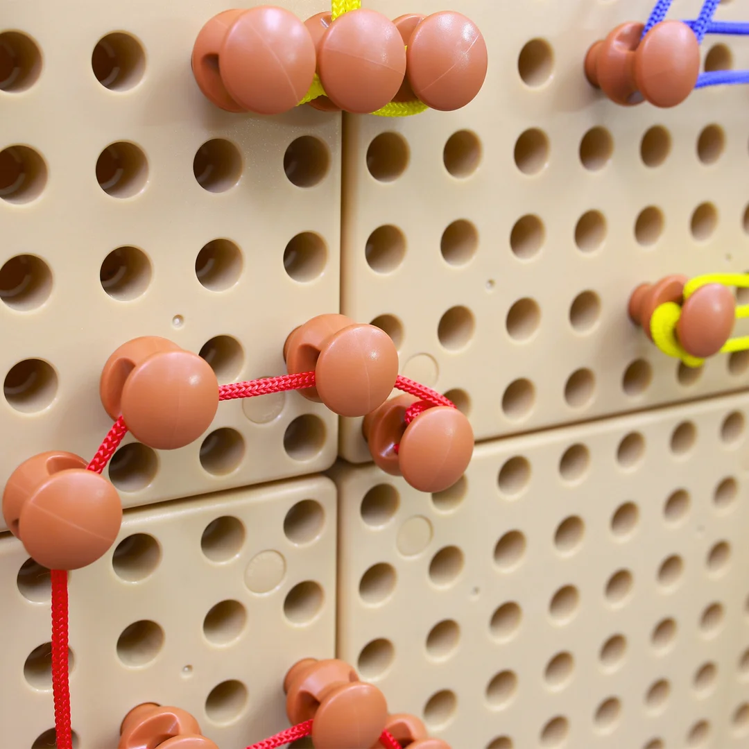 MASTERKIDZ Zestaw Kołeczki i Sznurki Do Tablicy Naukowo Kreatywnej STEM