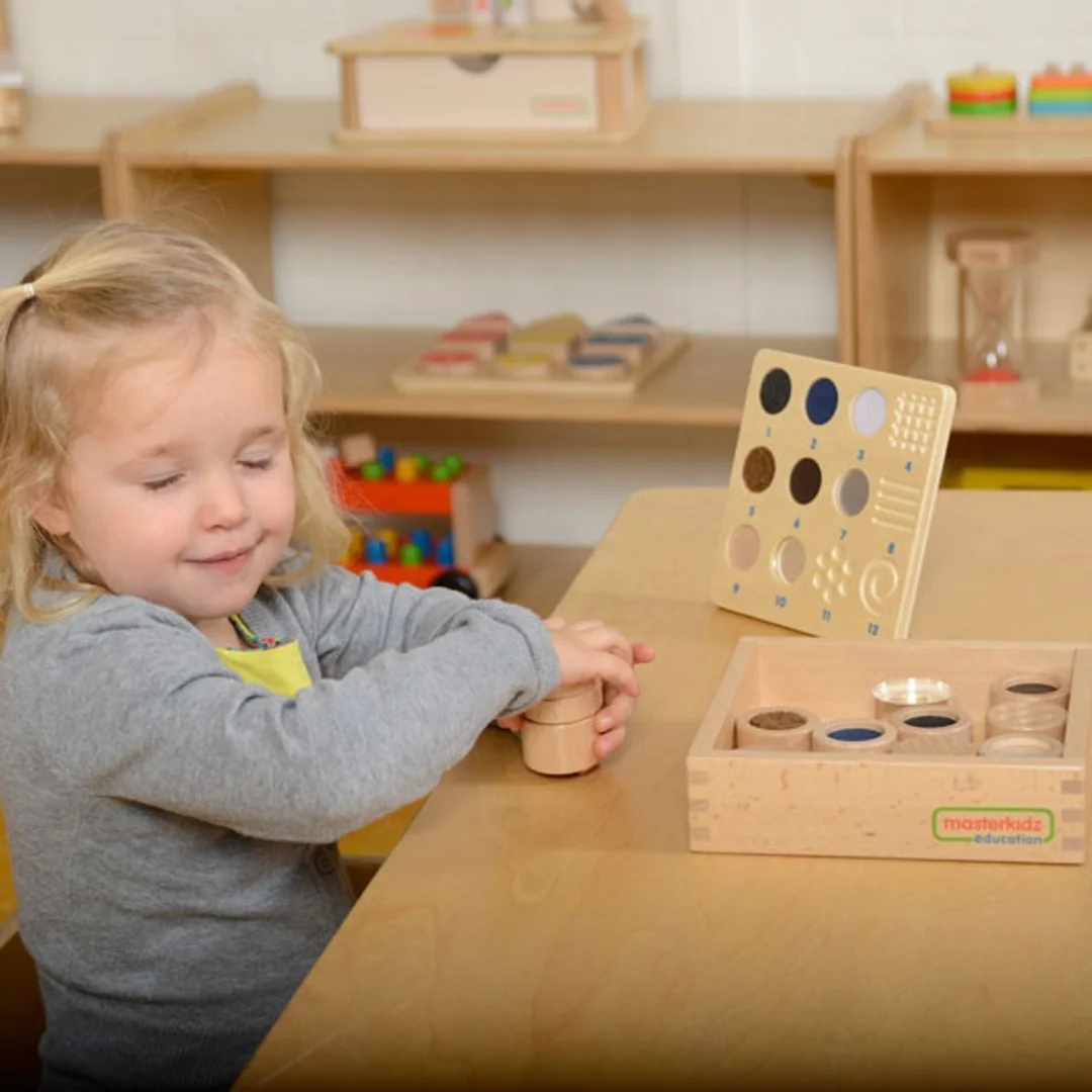 MASTERKIDZ Zgaduj Dotykiem Materiał I Elementów Montessori