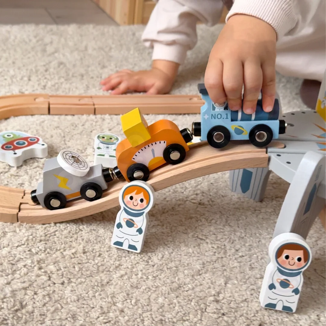TOOKY TOY Drewniana Kolejka Pociąg Kosmiczna Rakieta Tory