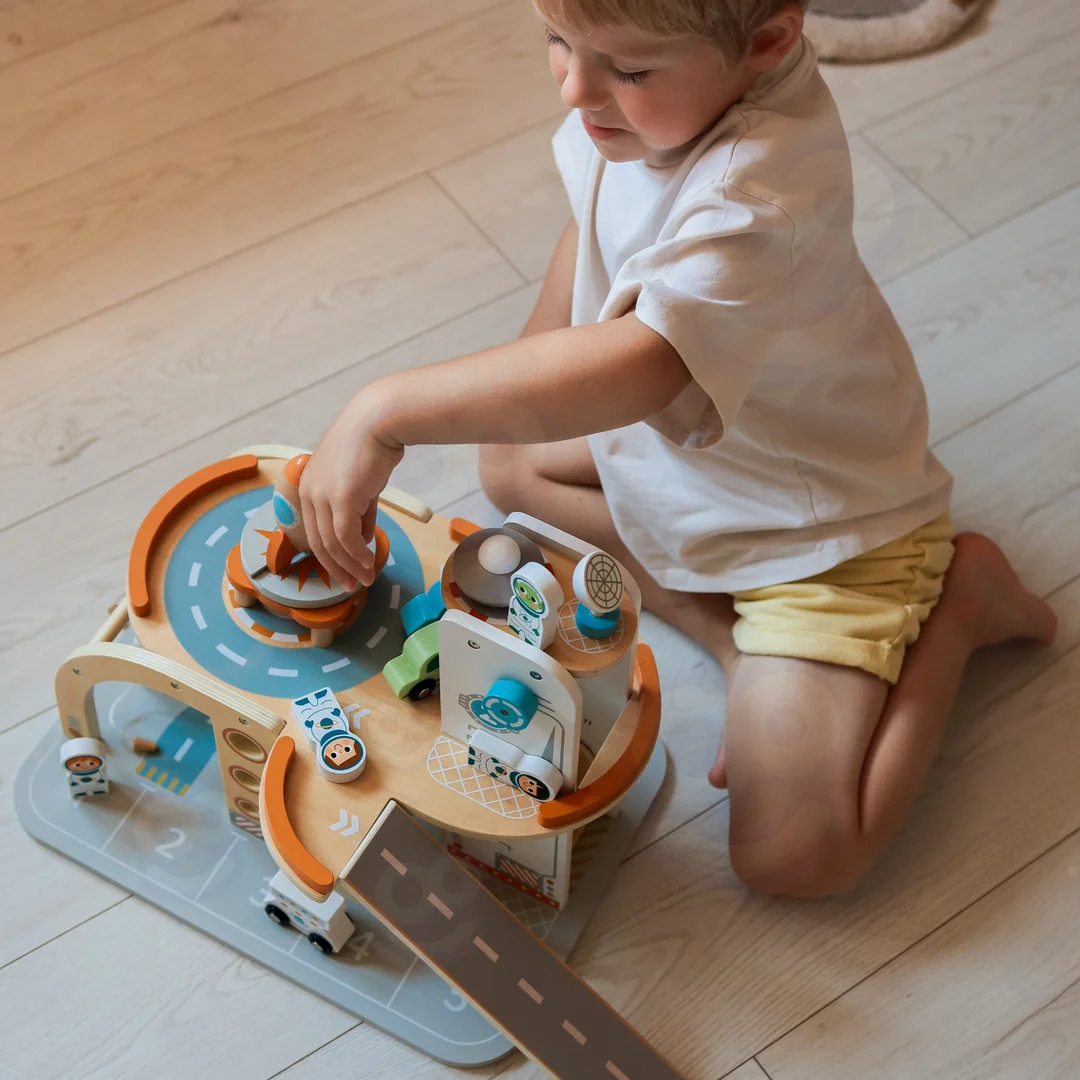 TOOKY TOY Parking Drewniany Kosmiczna Stacja