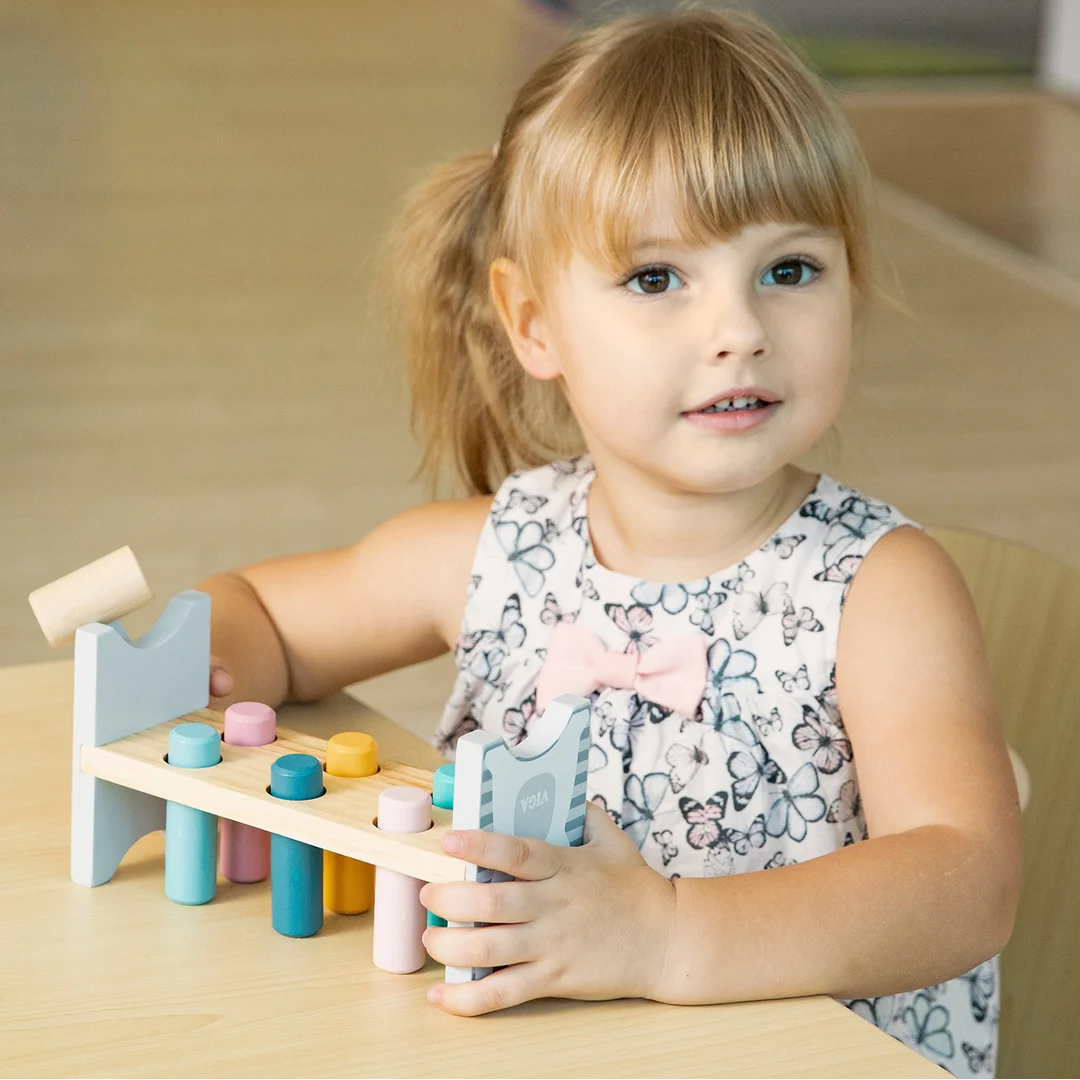 VIGA PolarB Drewniana Ławeczka Przebijanka Wbijanka z Młotkiem Montessori
