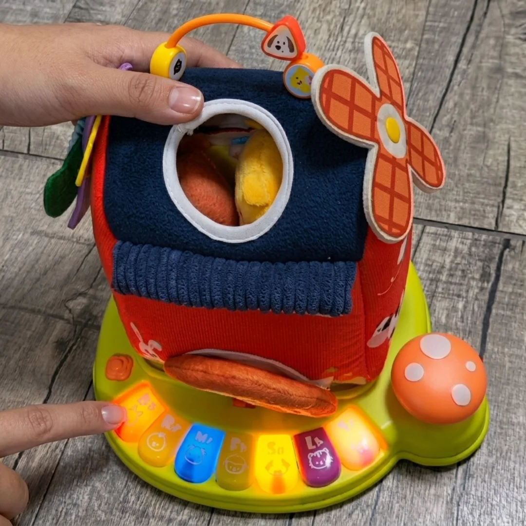 WOOPIE BABY Interaktywny Domek Farma Sorter Pianinko Pluszaków Edukacyjny