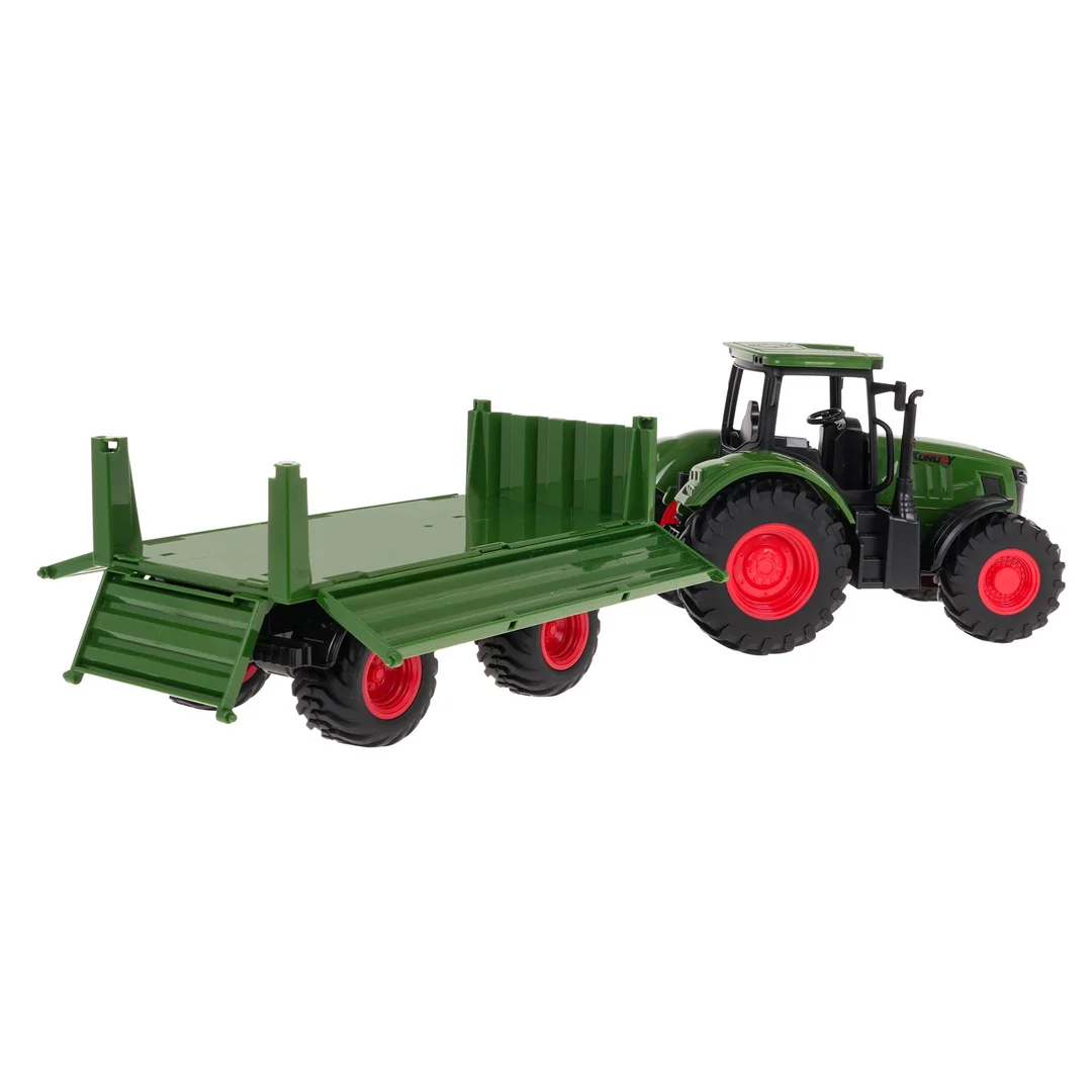 Zielony Traktor z Przyczepą