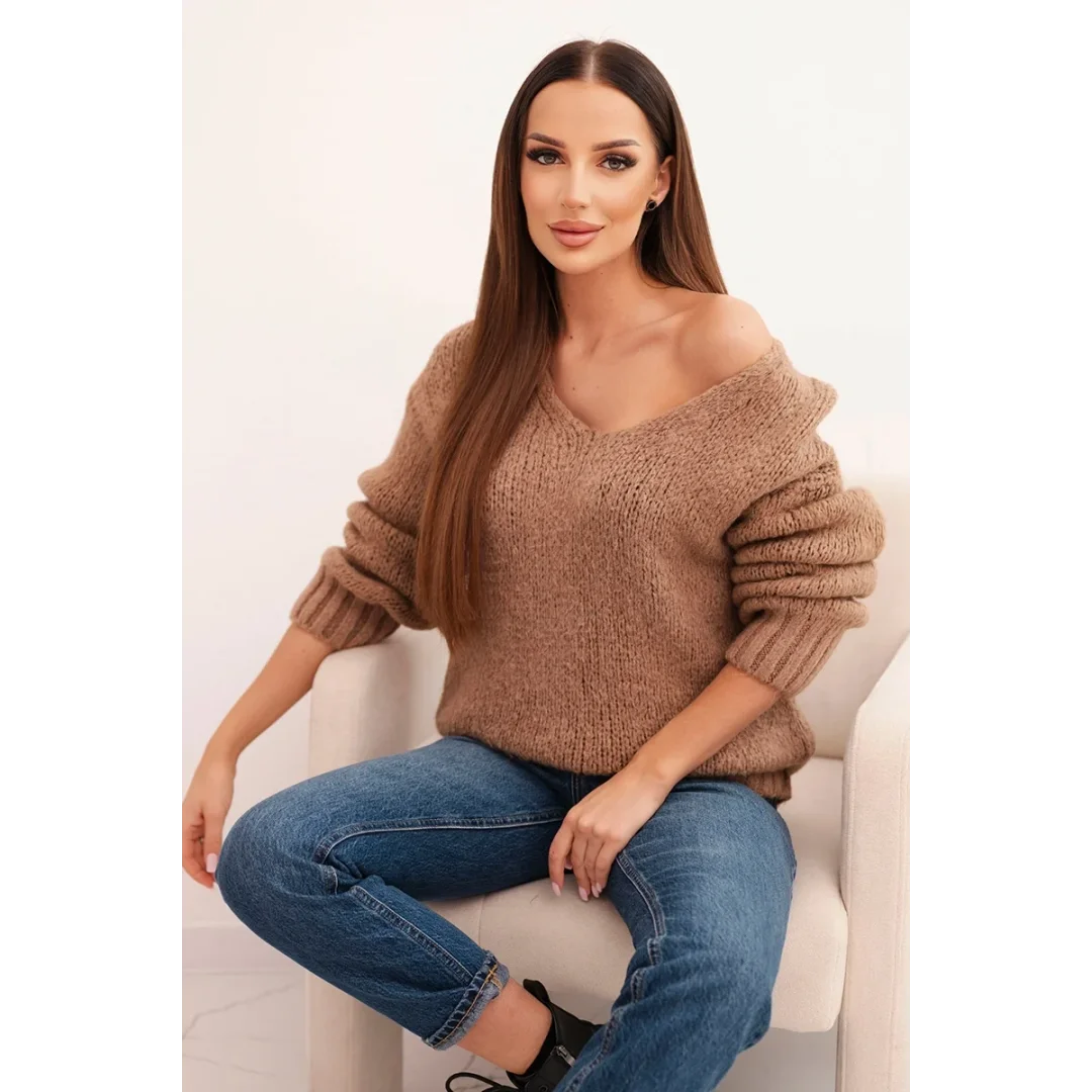 Sweter damski z domieszką wełny z dekoltem V camelowy