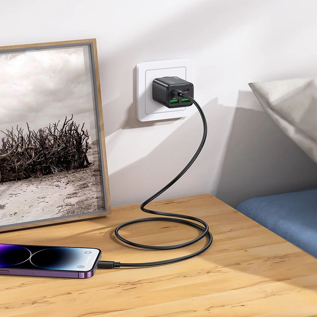 Ładowarka sieciowa Hoco 2 x USB C + 2 x USB A QC3.0 PD 3A 20W + kabel USB C/ Lightning N55 czarna - 10