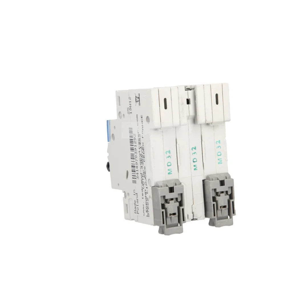 Wyłącznik nadprądowy 3P D 32A 6kA AC S303 TX3 403758