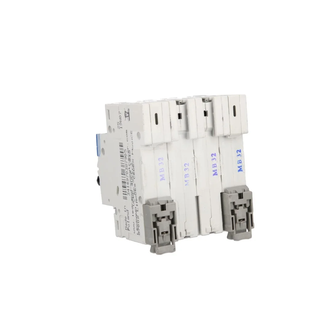 Wyłącznik nadprądowy 4P B 32A 6kA AC S304 TX3 403420
