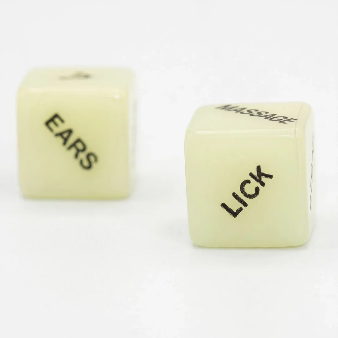Shots Toys Glowing Dice zestaw świecących kostek do gry dla par