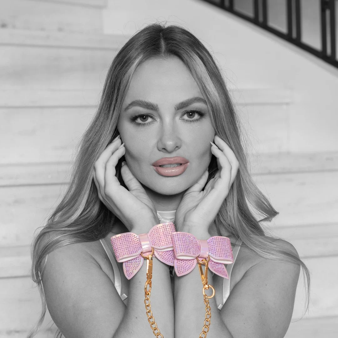 Ouch! Paris Collection kajdanki skorzane rożowe high fashion — zdjęcie 6