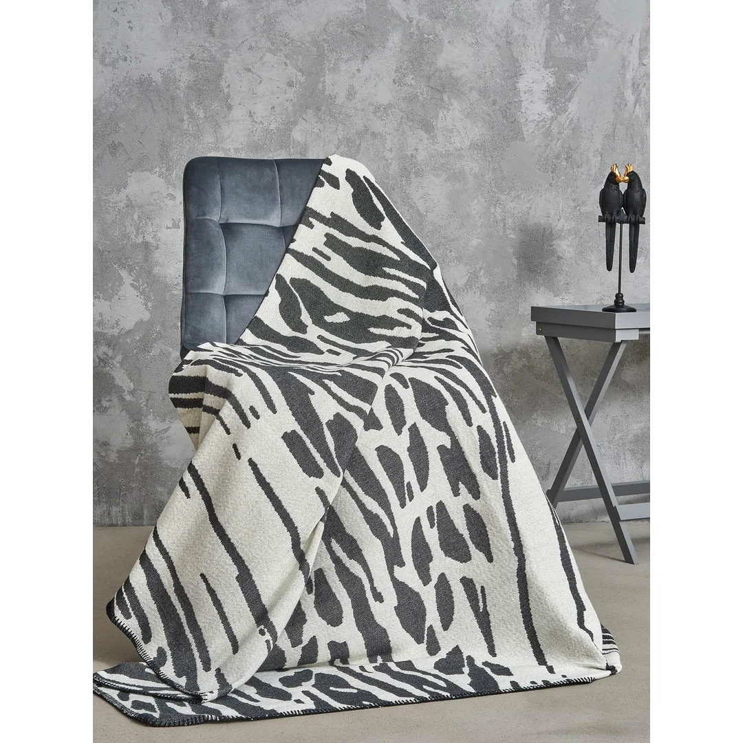Narzuta pled 165x200 2141-2P Zebra czarny biały koc wykończony szydełkiem RAW