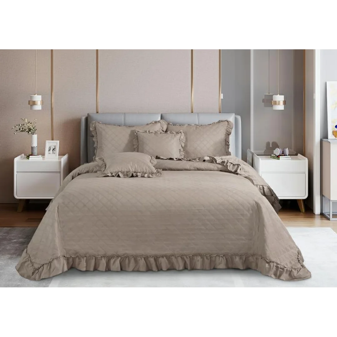 Narzuta z falbanką 160x220 Ruffy taupe falbanka romby glamour dekoracyjna I2