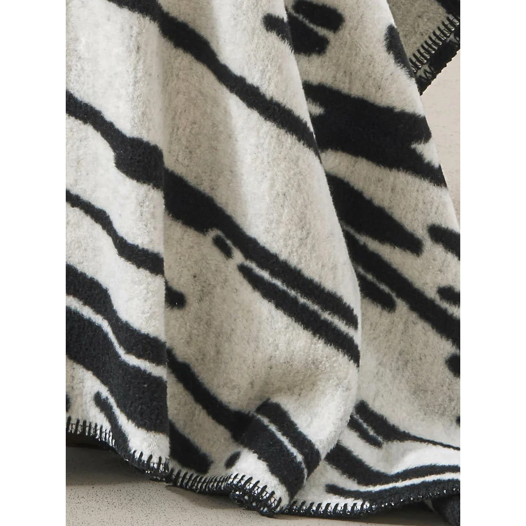 Koc bawełniany akrylowy 150x200 2141/2 Zebra biały czarny narzuta pled wykończony szydełkiem — zdjęcie 4