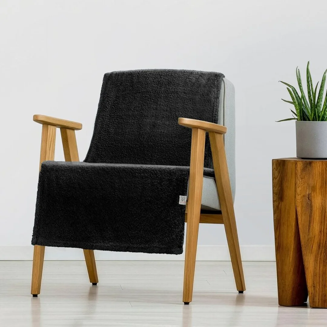 Koc narzuta na fotel typu flano 70x160 czarny z mikrofibry miękki Lori D91 — zdjęcie 2