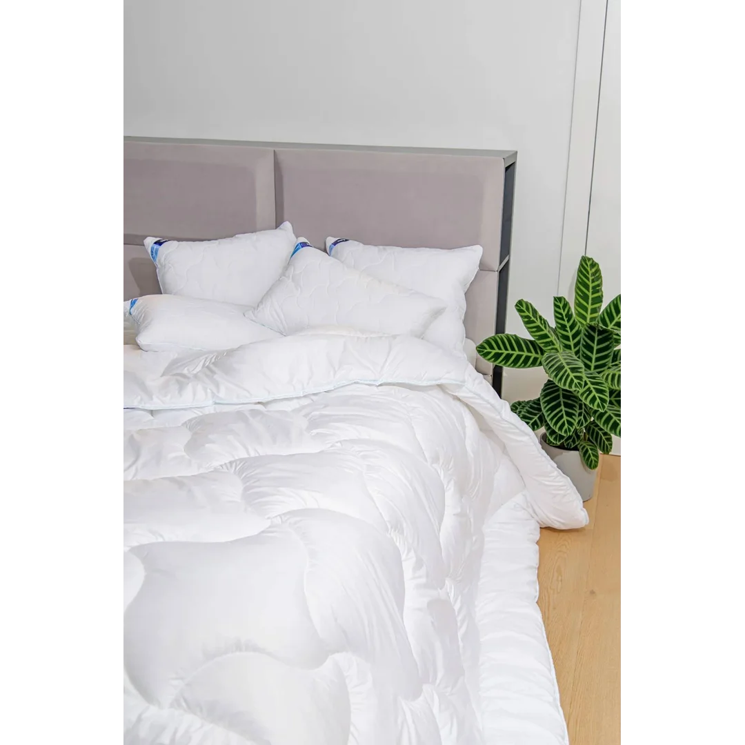 Kołdra antyalergiczna 155x200 Medisens całoroczna 1120g biała AMZ — zdjęcie 3