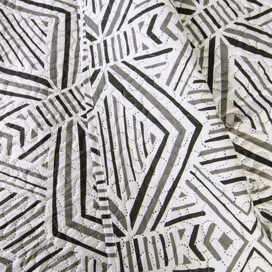 Narzuta dekoracyjna 170x210 Tarik biała czarna geometryczna Darymex — zdjęcie 2