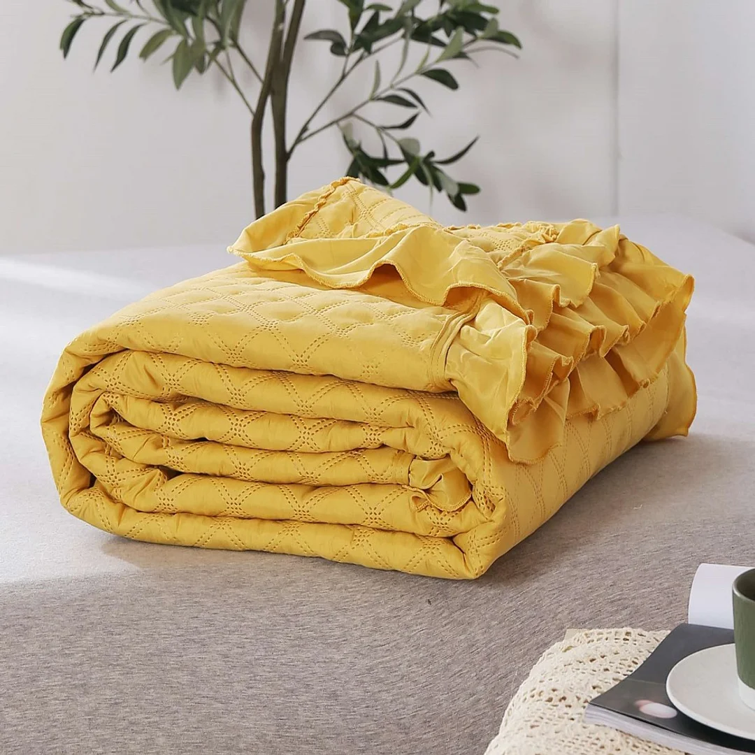 Narzuta z falbanką 140x200 Ruffy musztardowa falbanka romby glamour dekoracyjna I2 — zdjęcie 3